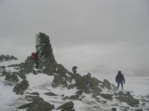 14_14-1.jpg - Thornthwaite Crag. Strong winds and very cold. Soon to become blizzard along High Street.